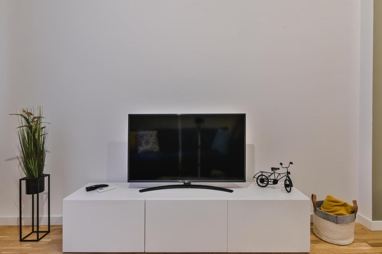 סופיה Pieces Of Nature In A Stylish One-Bedroom Flat By Flat Mаnager מראה חיצוני תמונה