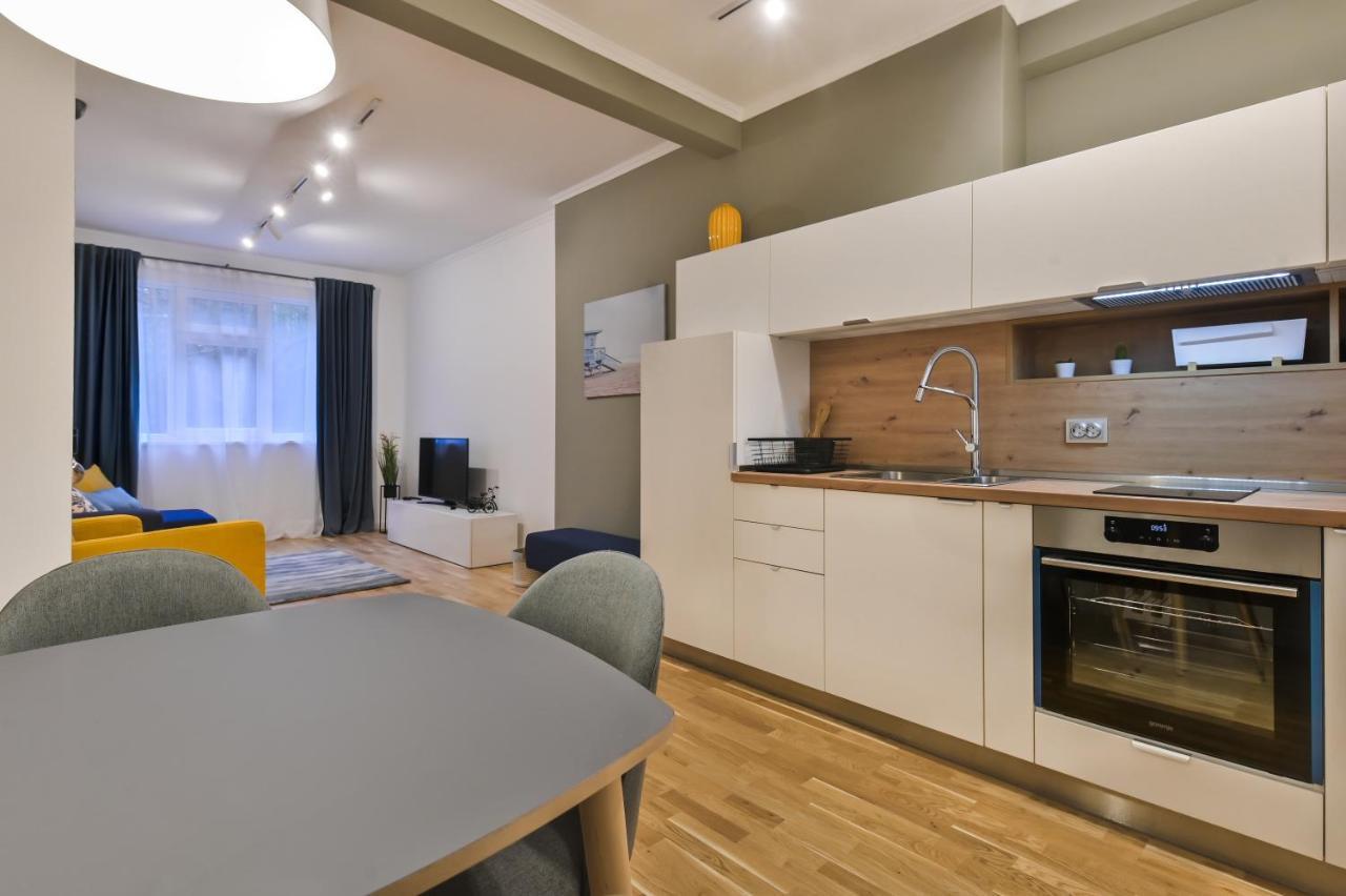 סופיה Pieces Of Nature In A Stylish One-Bedroom Flat By Flat Mаnager מראה חיצוני תמונה